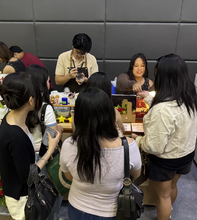 Tea lovers gathered around the Mei Tea pop-up